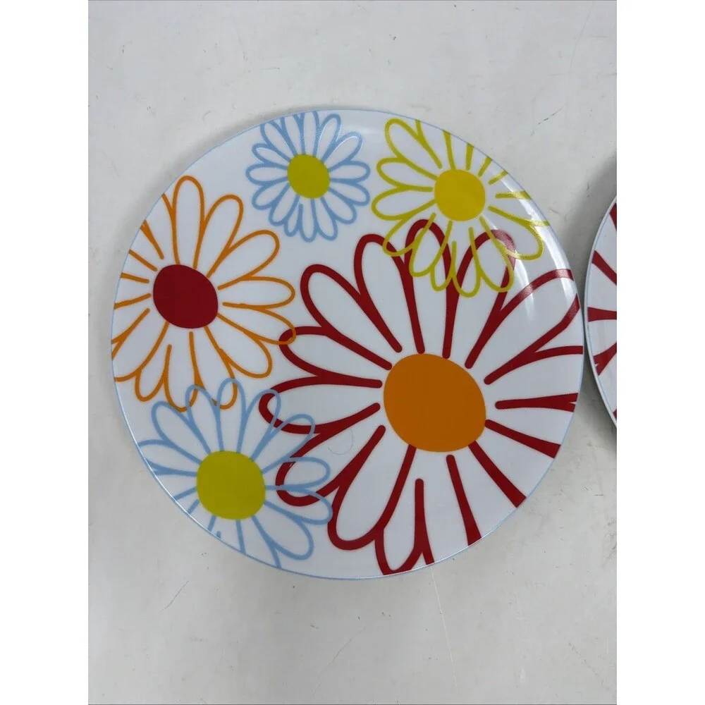 Set of 2 Crate & Barrel “Bloom” Daisy Flower 8.75” Salad Plates NWT